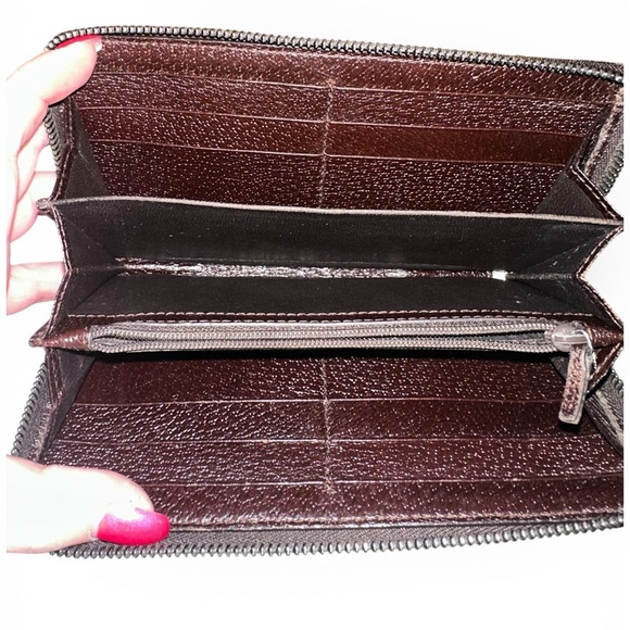 Gucci Guccissima Monogram Zip Wallet - Picture 6 of 8